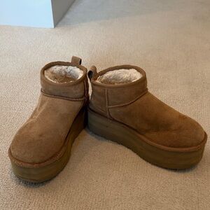 UGGS. ULTRA MINI PLATFORM BOOTS.